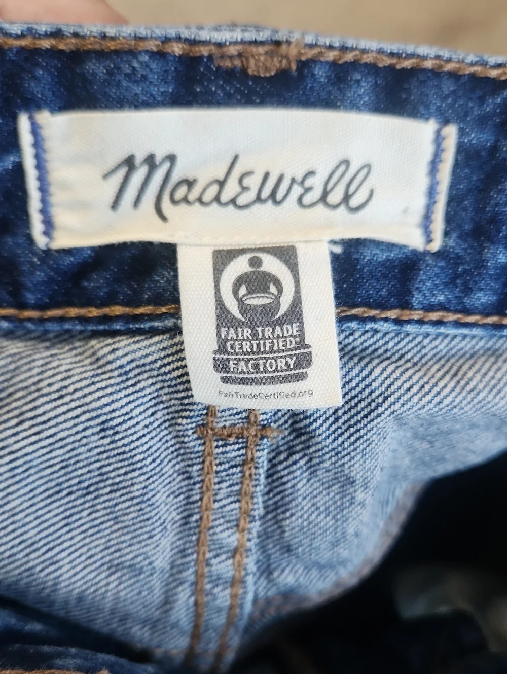Madewell Baggy Jean Shorts in Valmont Wash Size 24